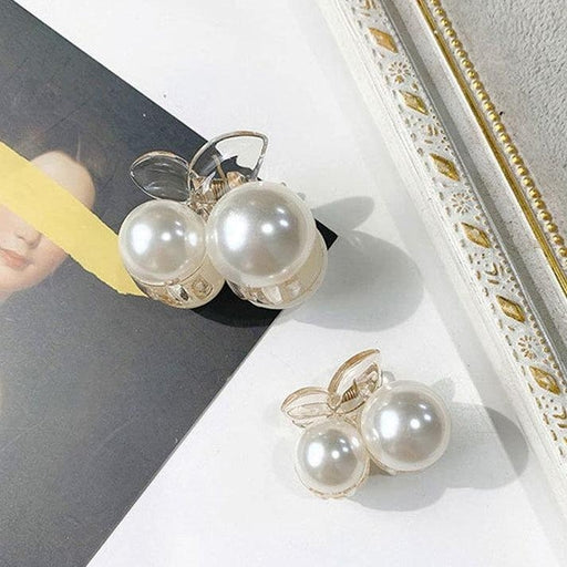 Elegant Pearl Hair Claw